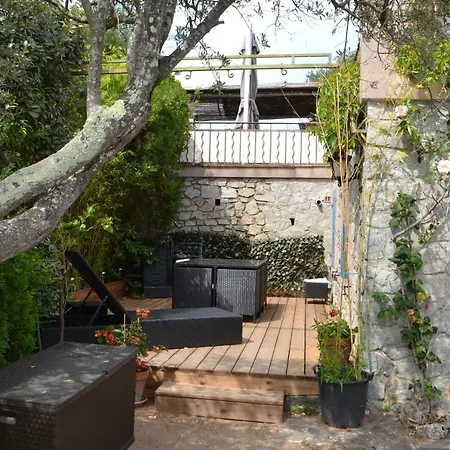 Les Moulins Apartment *